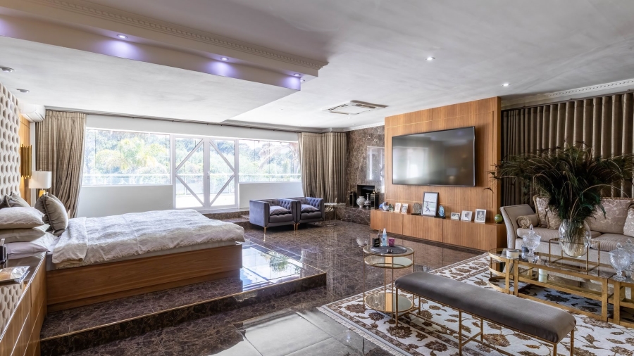 7 Bedroom Property for Sale in Constantia Western Cape